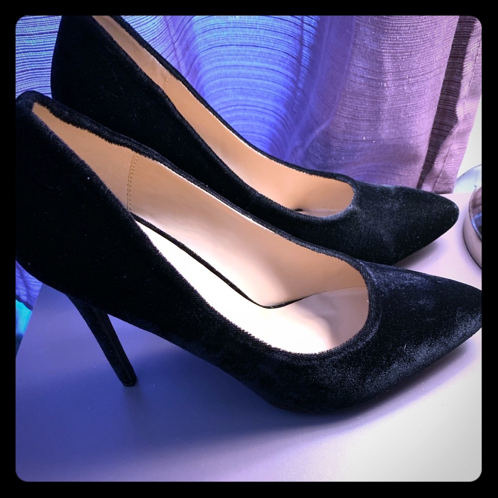 Fashion to Figure Black Velvet Pumps